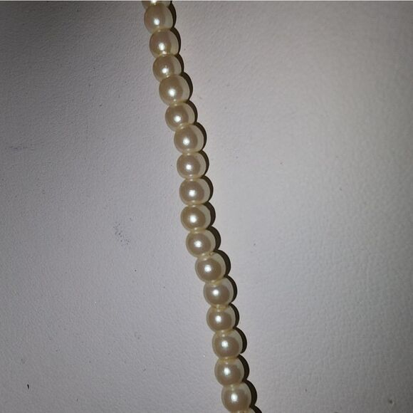 Vtg Pearl and Rhinestone Bridal Necklace Faux Pearls Pearl Pendant 14"+2" - Picture 7 of 9